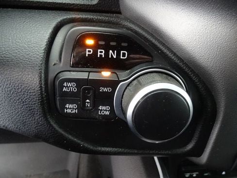 Used 2019 RAM 1500 Big Horn AWD/4WD image 11