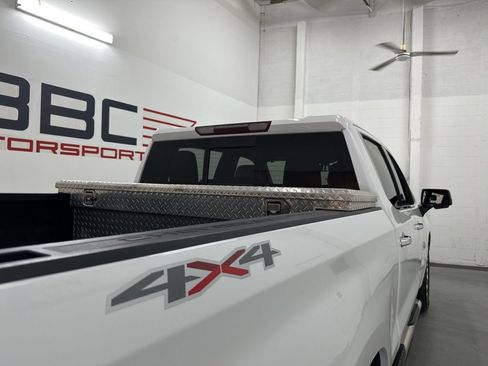 Used 2021 Chevrolet Silverado 1500 LTZ w/ LTZ Convenience Package II AWD/4WD image 12