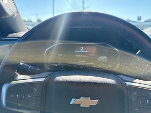 Used 2023 Chevrolet Silverado 1500 LT AWD/4WD image 16