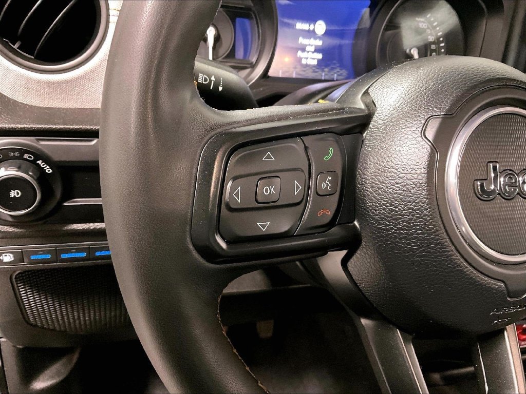 Used 2024 Jeep Wrangler Unlimited AWD/4WD image 23
