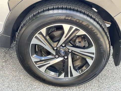 Certified 2024 Subaru Crosstrek 2.0i Premium w/ Crosstrek Mirror Package AWD/4WD image 11