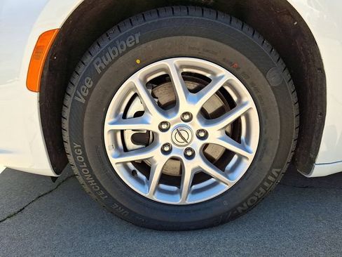 Used 2025 Chrysler Pacifica Select FWD image 28