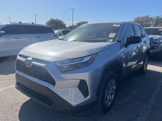 Used 2024 Toyota RAV4 LE video 1