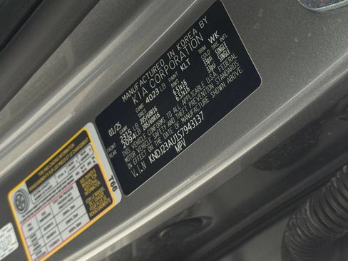 Used 2025 Kia Soul LX w/ LX Technology Package FWD image 27