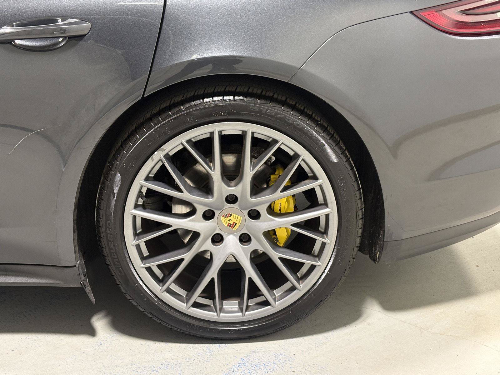 Used 2018 Porsche Panamera 4 AWD/4WD image 31