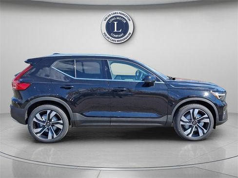 New 2025 Volvo XC40 B5 Ultra w/ Climate Package image 8