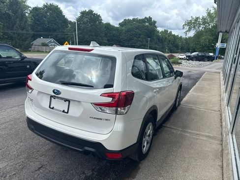 Used 2023 Subaru Forester AWD/4WD image 5