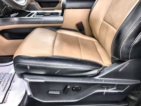 Used 2024 Ford F250 Lariat w/ Chrome Package image 12