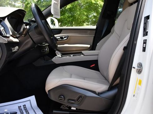 Certified 2026 Volvo XC90 B6 Plus AWD/4WD image 17