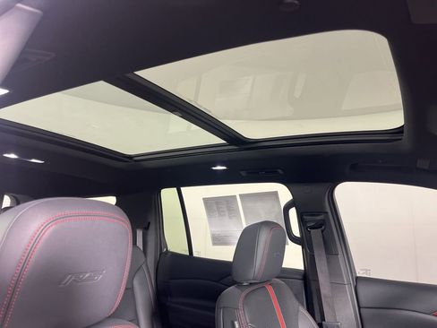 Certified 2024 Chevrolet Traverse RS image 6