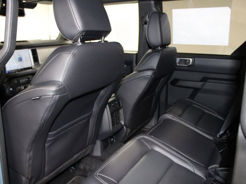 New 2025 Ford Bronco Outer Banks w/ Sasquatch Package image 26