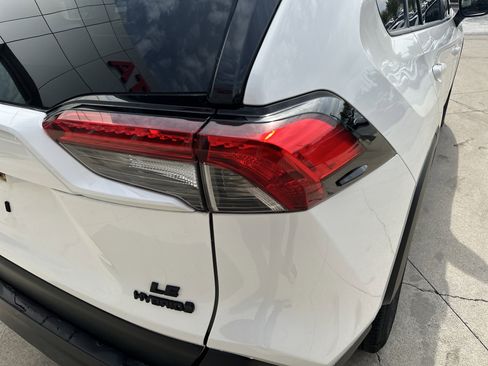 Certified 2023 Toyota RAV4 LE AWD/4WD image 39