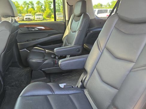 Used 2020 Cadillac Escalade ESV Luxury AWD/4WD image 10