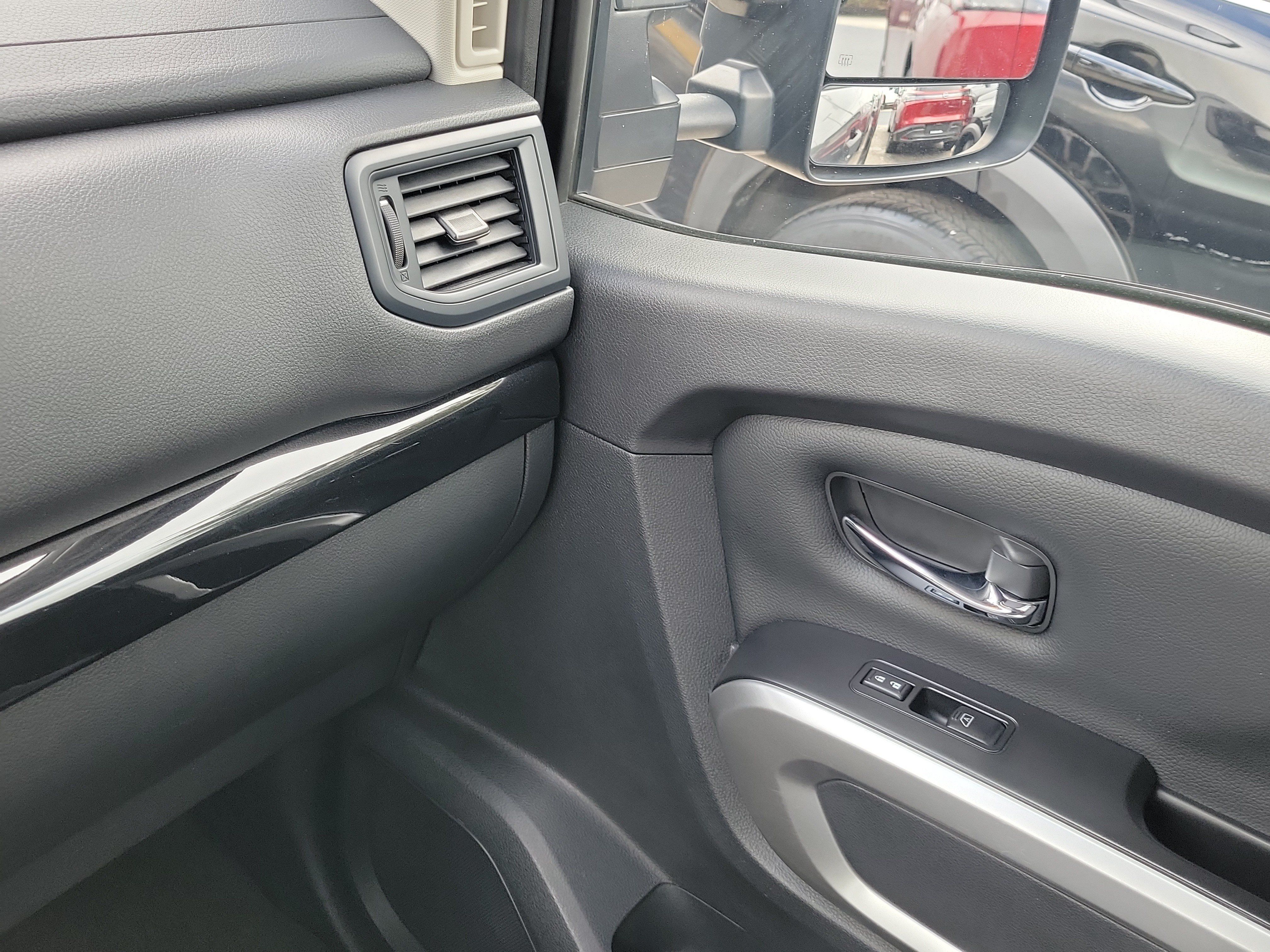 Used 2023 Nissan Titan SV w/ SV Convenience Package RWD image 29