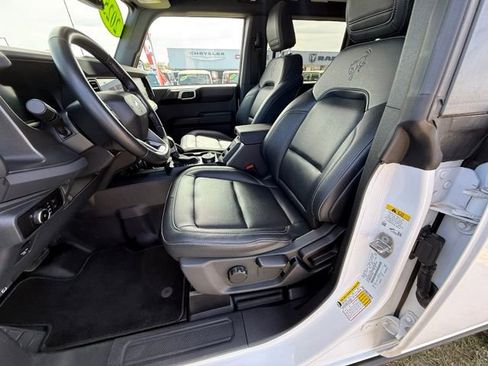 Used 2025 Ford Bronco Badlands AWD/4WD image 9