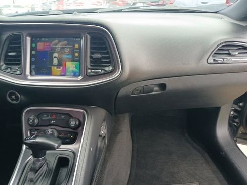 Used 2016 Dodge Challenger SXT RWD image 12