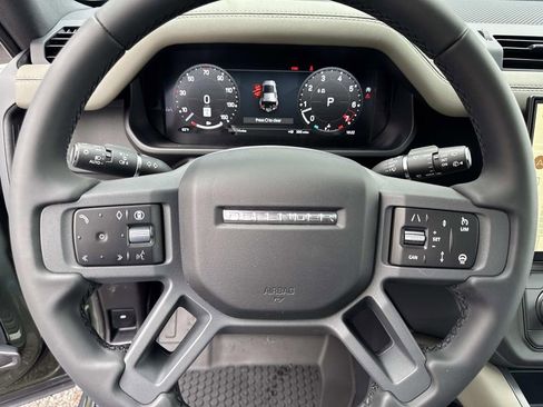 New 2026 Land Rover Defender 110 X-Dynamic SE image 27