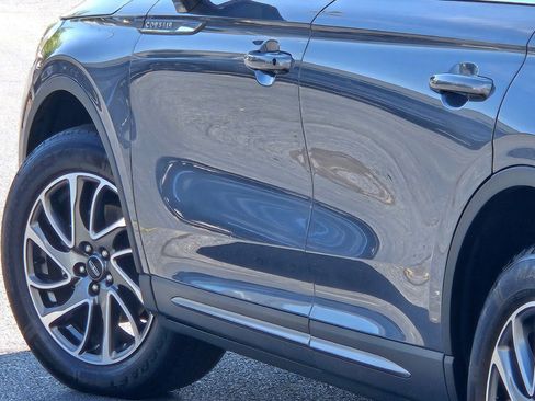 Used 2021 Lincoln Corsair AWD w/ Equipment Group 101A image 15