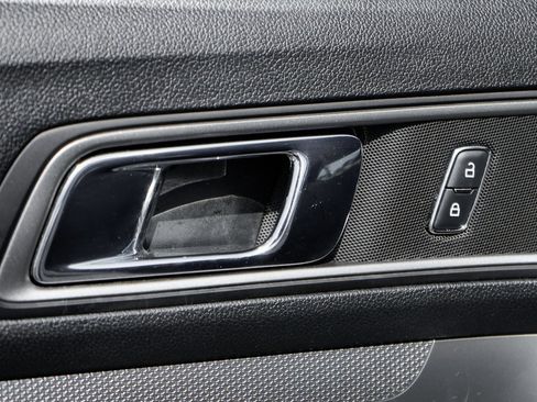 Used 2019 Ford Explorer XLT w/ Equipment Group 201A image 16