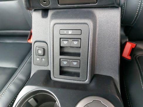 New 2025 Ford Bronco Outer Banks w/ Black Appearance Package image 30