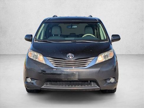 Used 2013 Toyota Sienna XLE w/ Premium Pkg FWD image 2