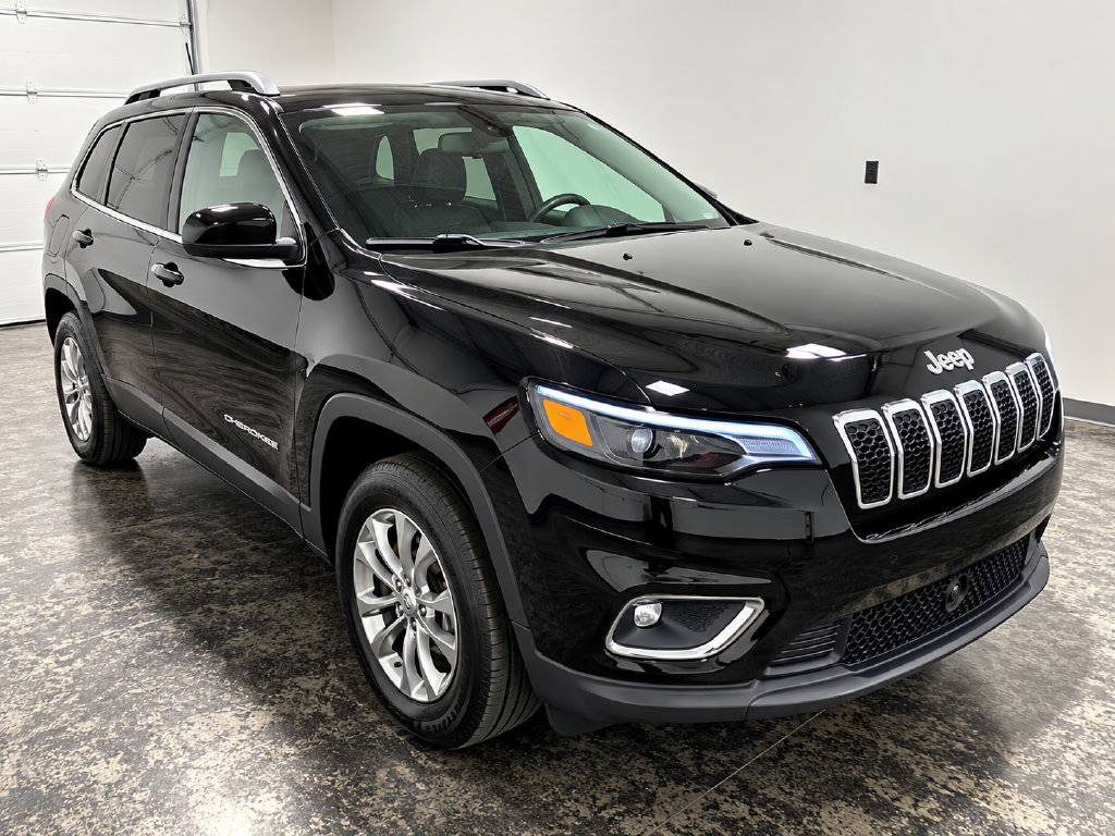 Used 2021 Jeep Cherokee Latitude Lux w/ Comfort/Convenience Group AWD/4WD image 2