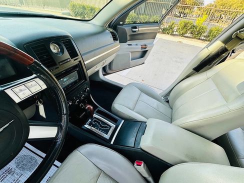 Used 2006 Chrysler 300 Touring image 14