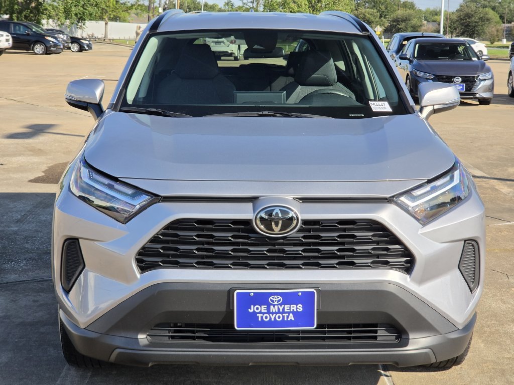 Used 2025 Toyota RAV4 XLE FWD image 3