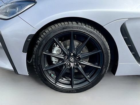 Used 2025 Toyota GR86 Premium w/ ALL Weather Mat Package (TMS) RWD image 29