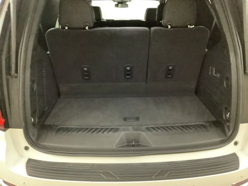 Used 2025 GMC Yukon Elevation image 9