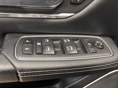 Used 2020 RAM 1500 Laramie image 41