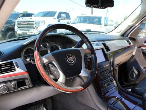 Used 2014 Cadillac Escalade Premium RWD image 16
