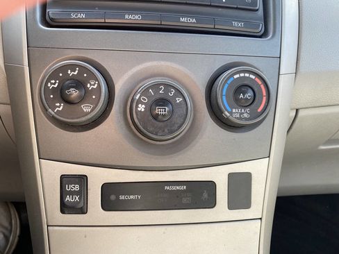 Used 2012 Toyota Corolla LE image 26