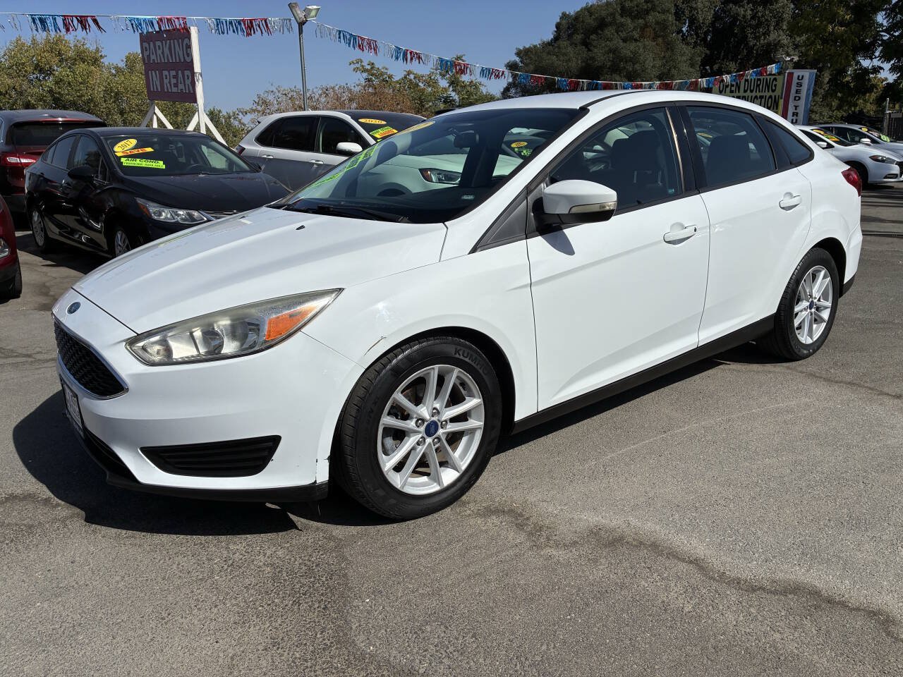 Used 2017 Ford Focus SE FWD image 1