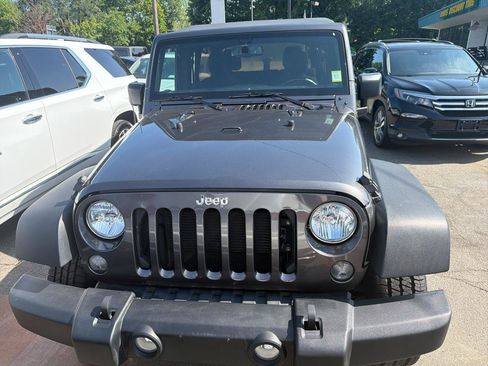 Used 2017 Jeep Wrangler Unlimited Sport w/ Quick Order Package 24S AWD/4WD image 2
