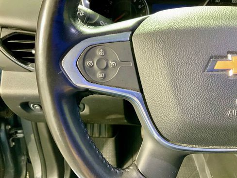Used 2021 Chevrolet Traverse LT image 23