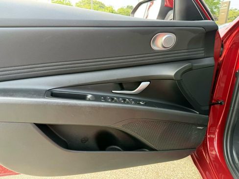 Used 2023 Hyundai Elantra Limited FWD image 21