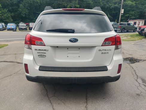 Used 2012 Subaru Outback 3.6R Limited AWD/4WD image 5