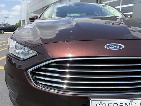 Used 2019 Ford Fusion SE FWD image 24
