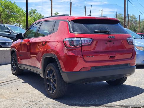Used 2025 Jeep Compass Latitude w/ Altitude Special Edition AWD/4WD image 7