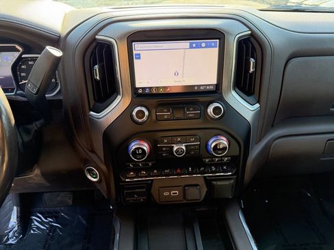 Used 2019 GMC Sierra 1500 Denali w/ Denali Ultimate Package AWD/4WD image 25