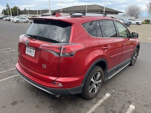 Used 2016 Toyota RAV4 XLE image 5
