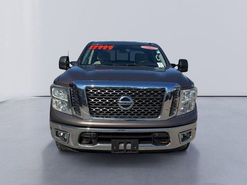Used 2017 Nissan Titan SV image 8