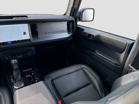 Used 2025 Ford Bronco Outer Banks image 22