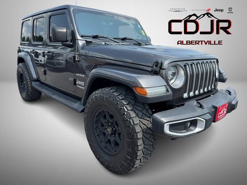 Used 2018 Jeep Wrangler Unlimited Sahara image 1