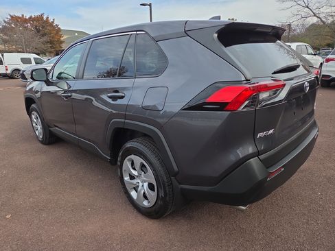 Used 2022 Toyota RAV4 LE image 5