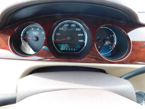 Used 2008 Buick Lucerne CXL w/ Driver Confidence Package FWD image 28