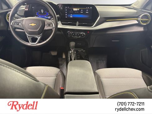 Used 2025 Chevrolet Trax LT w/ Driver Confidence Package FWD image 12