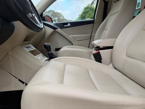 Used 2014 Volkswagen Tiguan SEL AWD/4WD image 41