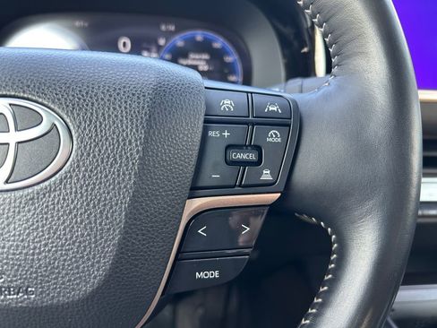 Used 2025 Toyota Crown Platinum image 19